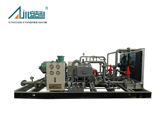 Поршневой газовый компрессор BOG для систем обработки СПГ