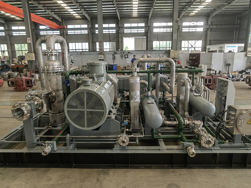 DW 6,74 (3,3) / 0,7 (5-12) -12 водородной компрессор